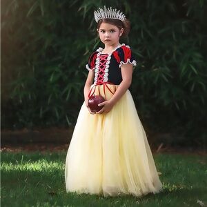 Trish Scully Snow White dress. EUC Size 8